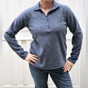 Eddie Bauer fleece Sweatshirt size small blue EUC
pullover 1/4 zipper